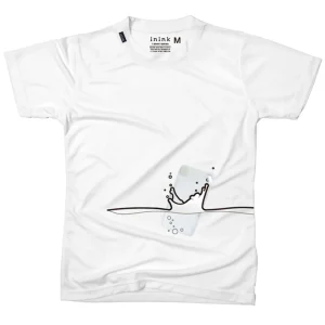白いTシャツに、水しぶきのイラストと透明ポケットがついてるTシャツ